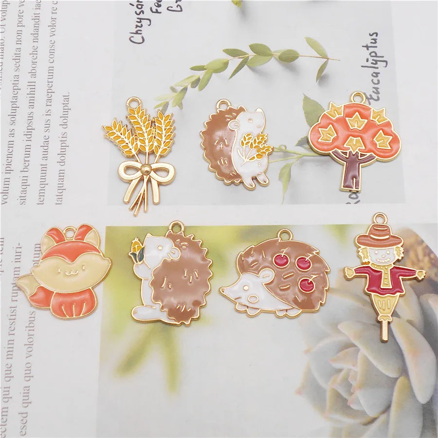 7PCS Enamel Autumn Harvest Charms Mixed Alloy Maple Tree Wheat Hedgehog Fox Scarecrow Thanksgiving Day Pendant Jewelry Accessory